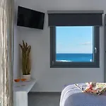 Ariti Seaside Aparthotel 4*
