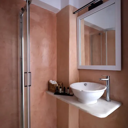 Ariti Seaside Apartmanhotel Náusza