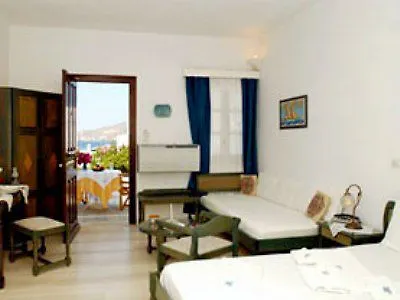 Ξενοδοχείο με διαμερίσματα Ariti Seaside 4*